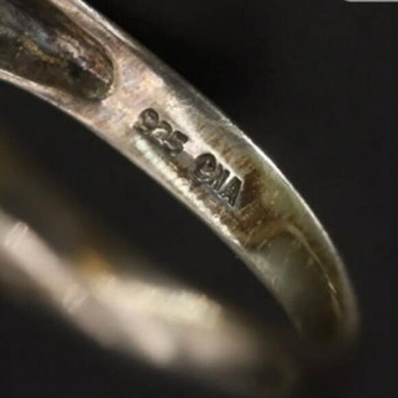 Sterling Silver CNA‎ PRANDA
Jade Cabochon Filigree Cocktail Ring Size 9 - 4.7g - Picture 9 of 12